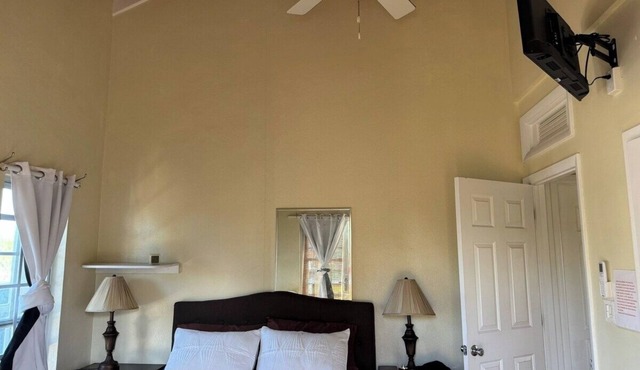 Charming 2-bedroom bungalow in fabulous Providenciales with AC