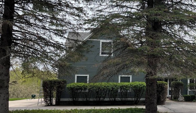 Charming 2-bedroom townhome with WiFi, AC in Harbor Springs