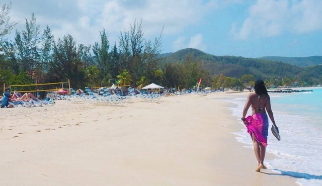Charming 2-bedroom villa 238D South Finger Jolly Harbour with spectacular view.