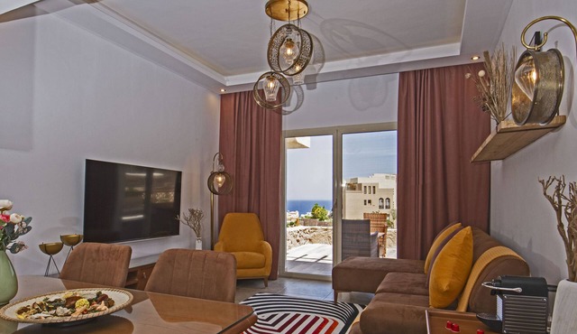 Charming 2-bedroom apartment with full sea view,Azzurra Sahl Hasheesh