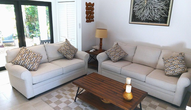 Charming 2 bedroom -2 ½ bathroom 2-Floor townhouse. Fully refurbished.