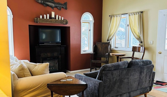 Charming 2 Bedroom 2 Bath Guest House in Jackson Hole