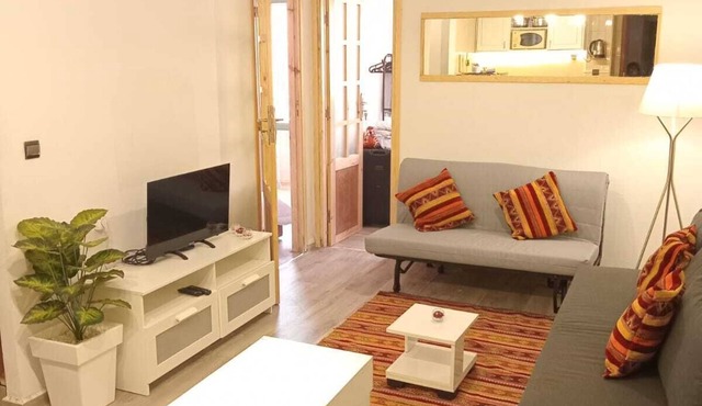 Charming 2-bedroom 2 bathrooms apartment in fabulous Marrakech with WiFi, AC.