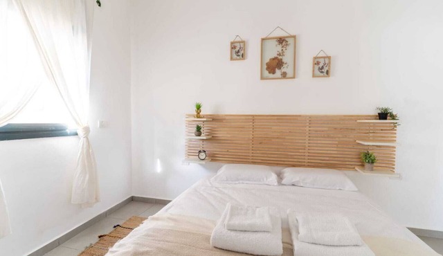 Charming 2-bedroom ,3 balconies apartment 600m Frishman Beach