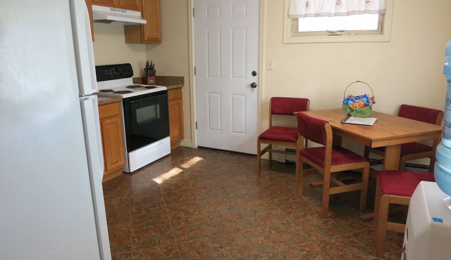 Charming 2-bedroom apt in fabulous North Pole with WiFi just outside City limits