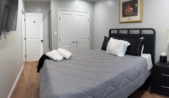 Charming 2-bedroom apartment in enchanting Washington with WiFi, AC