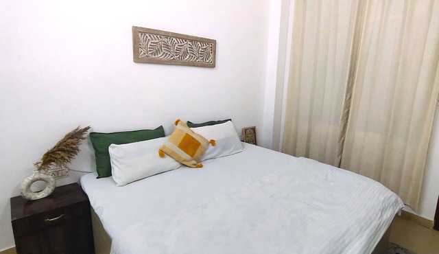 Charming 2-bedroom apartment in enchanting Rishikesh with WiFi, AC