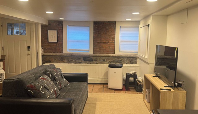 Charming 2-bedroom apartment in Brooklyn with WiFi, close to Manhattan