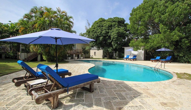 Charming 2-Bedroom Sandy Lane Cottage with Pool & Gardens - Karel's Cottage