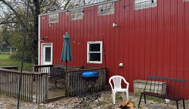 Charming 2-bedroom building with AC, fitness room in the country south of Boone