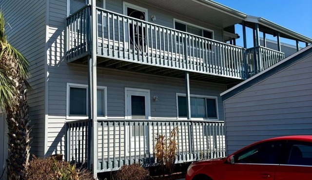 Charming 2-bedroom condo in brilliant Venice with WiFi and pet friendly!