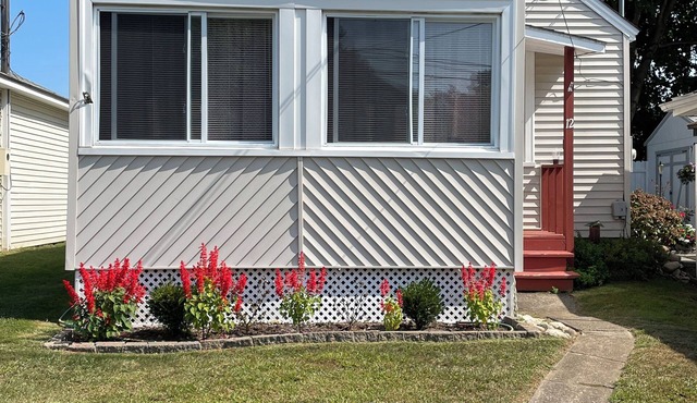 Charming 2-bedroom cottage at Sound View Beach in Old Lyme