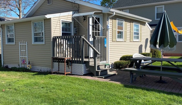 Charming 2-bedroom cottage in Old Lyme with AC