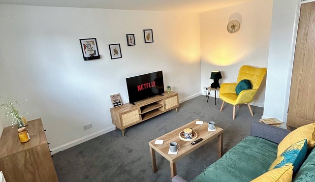 *Charming 2 bedroom flat close to Basingstoke town centre!*