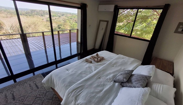 Charming 2-bedroom house in delightful Manzanillo with AC