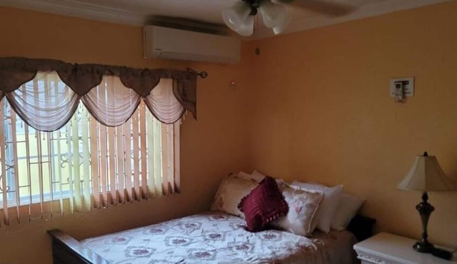 Charming 2-bedroom house in marvelous Boscobel with WiFi, AC