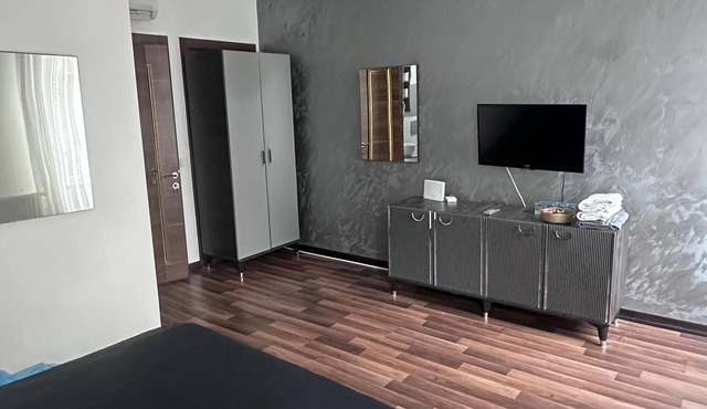 Charming 2-bedroom house with WiFi, AC in terrific Istanbul