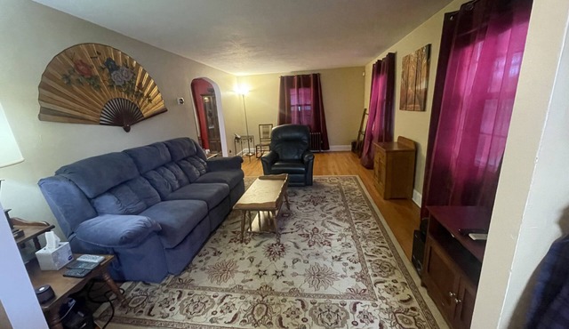 Charming 2-bedroom house centrally located in Bristol