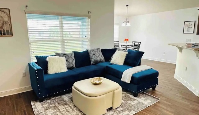 Charming 2-bedroom house with WiFi, AC in peaceful Tracy