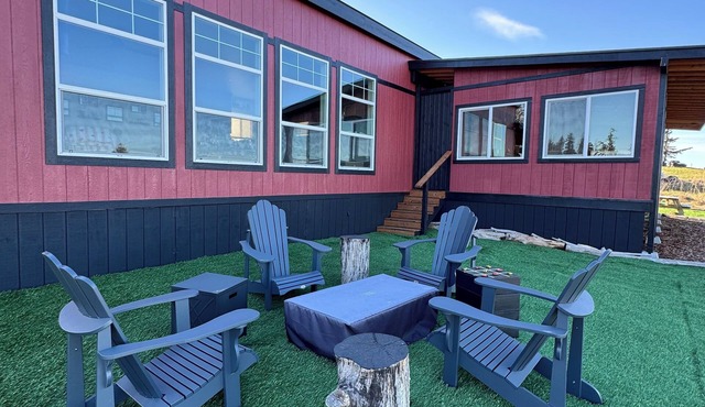 Charming 2-bedroom mobile home in Sequim with AC