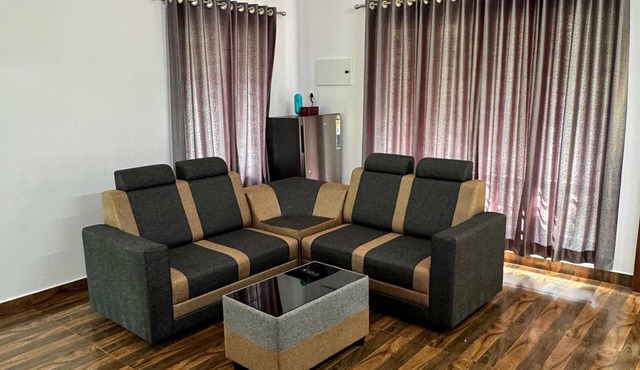 Charming 2-Bedroom Riverfront Cottage In Pleasant Pala With WiFi, AC