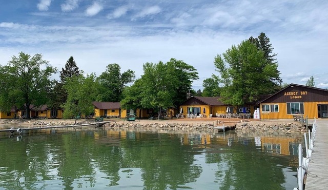 Charming 2-bedroom RV on the Beach of Leech Lake!