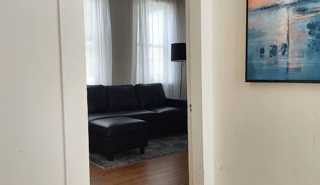 Charming 2-bedroom condo in awesome Brattleboro with WiFi, AC
