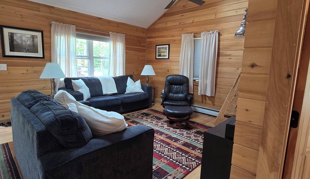 Charming 2-bedroom cottage in lovely North Haven Maine with AC