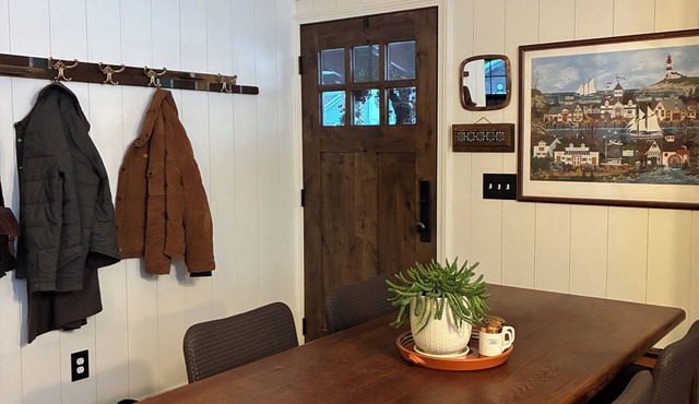 Charming 2-bedroom lake house with AC in Parsonsfield