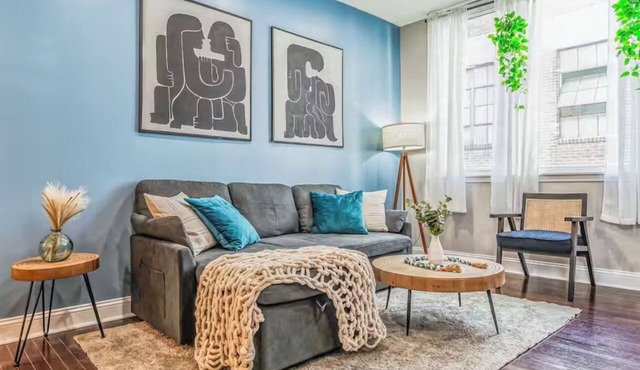 Charming 2-bedroom condo in Center City Philadelphia - Walk Everywhere