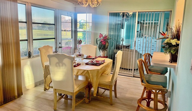 Charming 2 bedroom villa with Golf & Lake view in fabulous Naples to share place