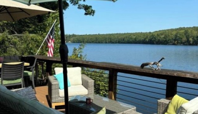 Charming 2-bedroom waterfront cottage in welcoming Barrington with deck and WiFi