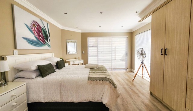 Charming 2-bedroom BeachApartment in Marvellous Jeffreys Bay Main Beach.