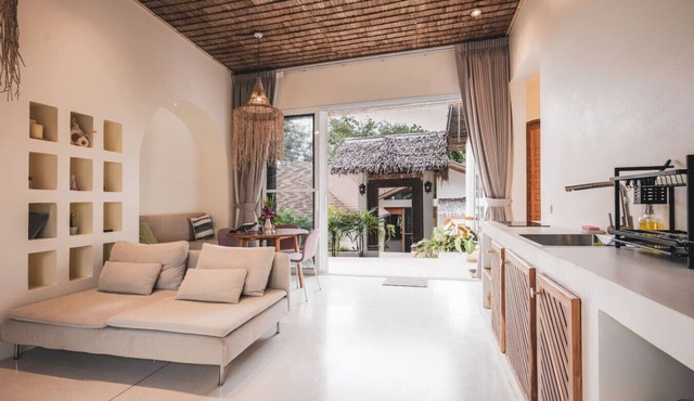 Charming 2-BR Seaside Haven