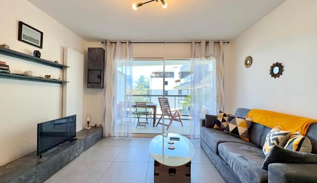 Charming 2 room apartment 300m walk from Lac du Bourget!
