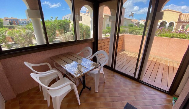 Charming 2-Room Villa, Private Beach, Parking, Sleeps 4, Le Barcarès