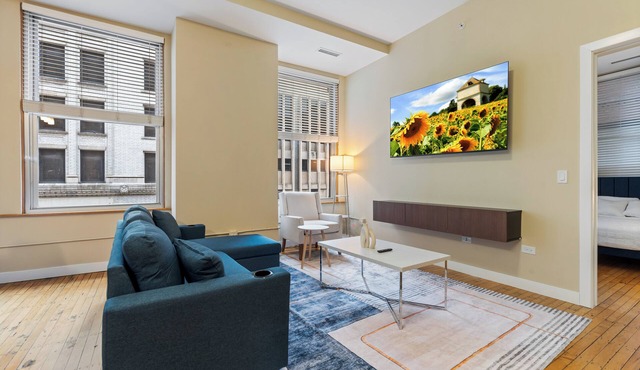 Charming 2bedroom Apartment in Terrific Downtown St. Paul with Queen BD+Two Full