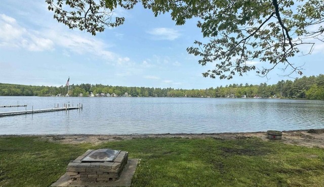 Charming 2BR Cottage With 50' of waterfront