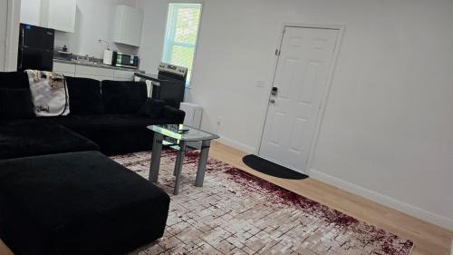Charming 2BR Home Comfort Meets Style