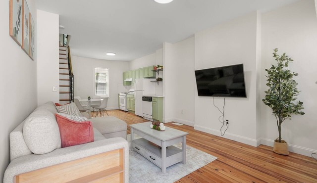 Charming 2BR Home - Minutes to CHOP, Penn Med & Downtown