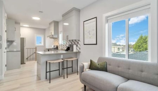 Charming 2BR Lane Way Home