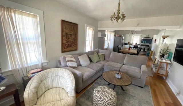 Charming 2BR Long Beach California Bungalow