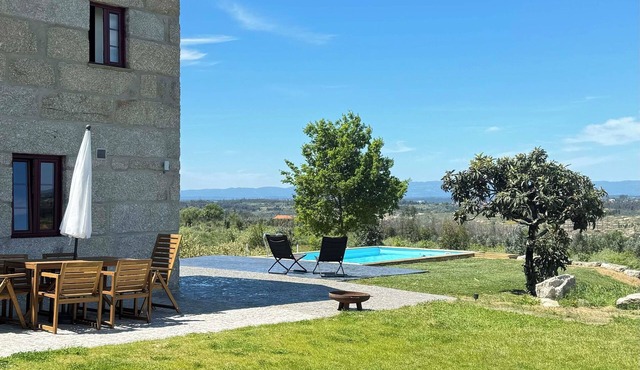 Charming 3-bedroom farmhouse with AC and WiFi in Serra da Estrela,
