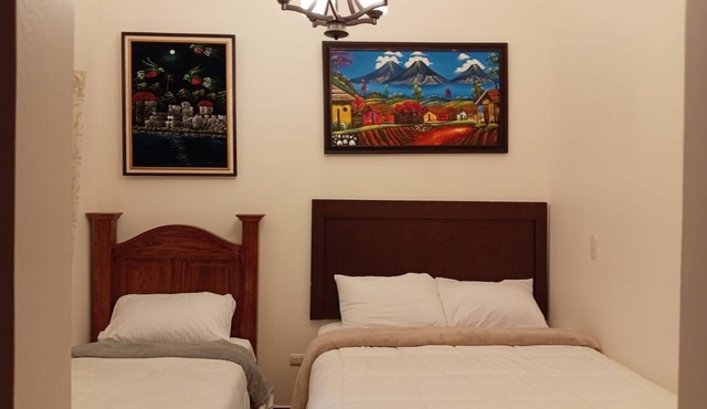 Charming 3-bedroom house in amazing San Miguel Dueñas with WiFi