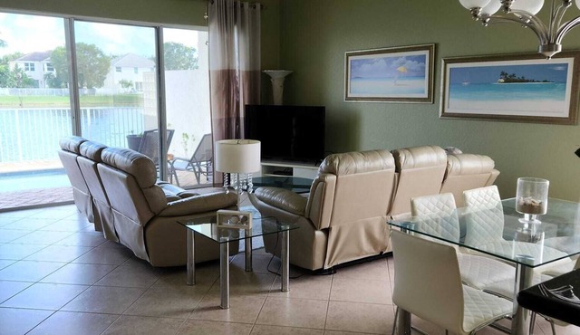 Charming 3-bedroom house West Palm Beach Oasis: Dream Home