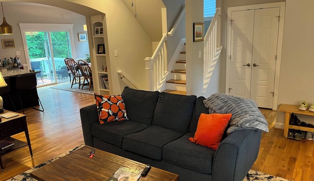 Charming 3-bedroom house in uspcale Charlottesville