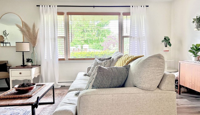 Charming 3-bedroom house, WiFi, Minutes from Lake Michigan, Downtown St. Joseph