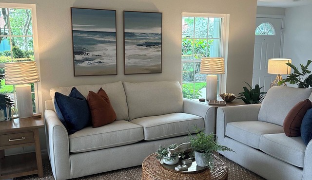 Charming 3-bedroom, ground level condo in Lighthouse Bay with all the amenities