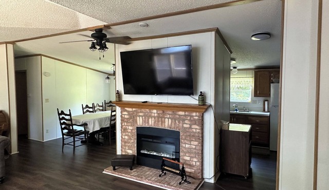 Charming 3-bedroom house in Mount Hope countryside.