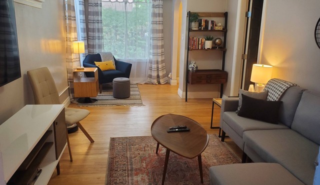 Charming 3 bedroom house close to downtown!